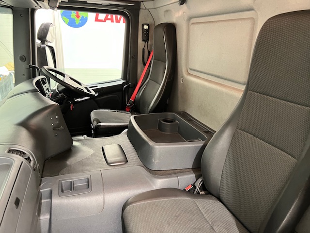 Scania P280 6×2 Rear Lift Day Cab Fridge Box