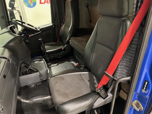 Scania R420 6×2 Rear Lift Brick Grab Drawbar