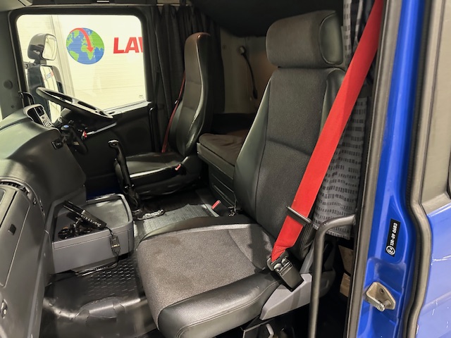 Scania R420 6×2 Rear Lift Brick Grab Drawbar