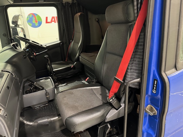 Scania R420 6×2 Rear Lift Brick Grab Drawbar