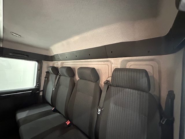 MAN TGL 12.220 Crew Cab Tilt and Slide