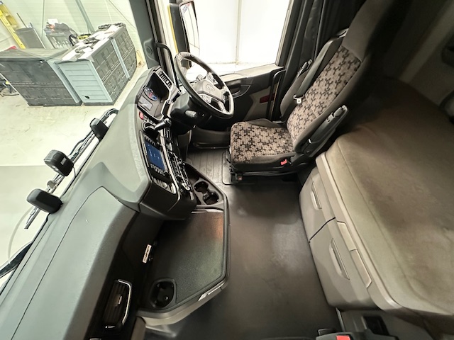 Scania S450 6×2 Midlift Highline Tractor Unit