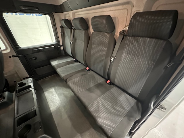 MAN TGL 12.220 Crew Cab Tilt and Slide