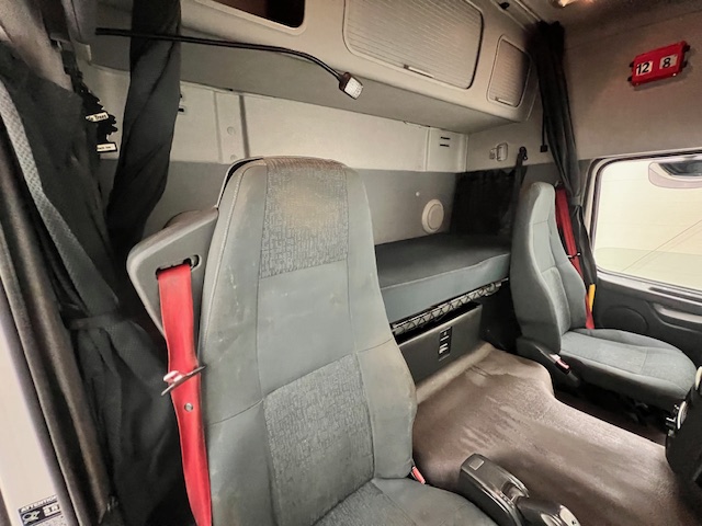 Volvo FM 450 Dropside Brick Grab Drawbar
