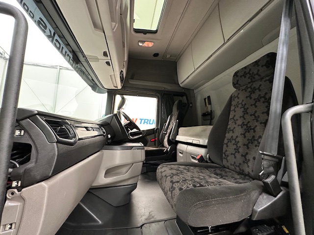 Scania S450 6×2 Midlift Highline Tractor Unit