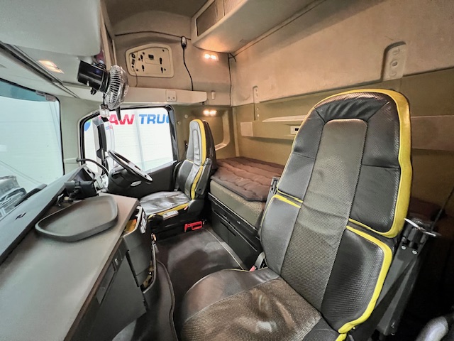 Volvo FH16 750 6×2 Midlift Tractor Unit