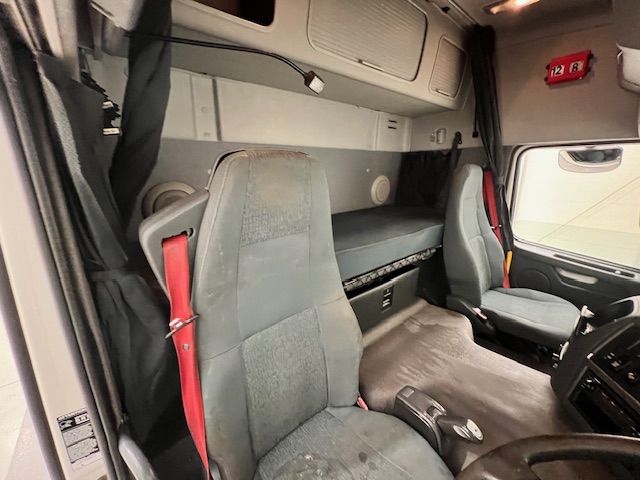 Volvo FM 450 Dropside Brick Grab Drawbar