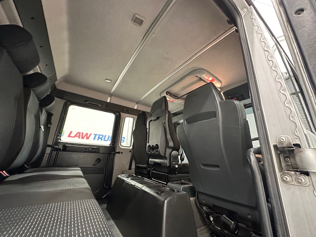 MAN TGL 12.220 Crew Cab Tilt and Slide