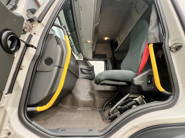Volvo FM 450 Dropside Brick Grab Drawbar