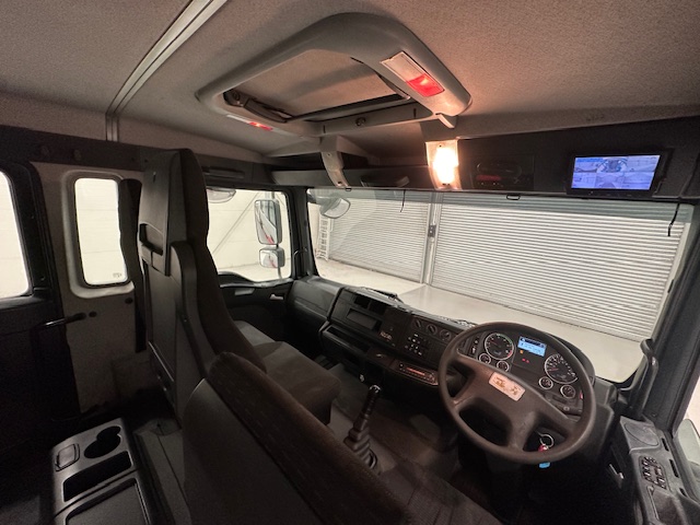 MAN TGL 12.220 Crew Cab Tilt and Slide