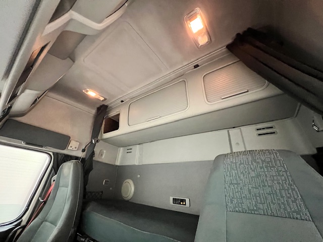 Volvo FM 450 Dropside Brick Grab Drawbar