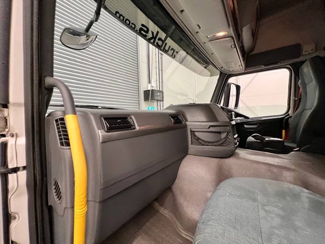 Volvo FM 450 Dropside Brick Grab Drawbar