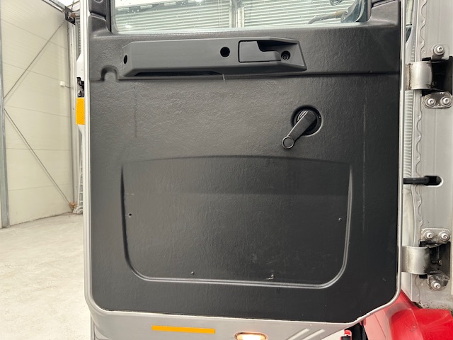 MAN TGL 12.220 Crew Cab Tilt and Slide