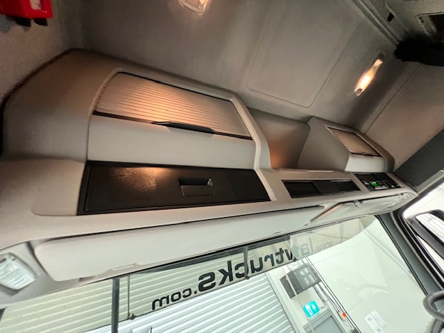 Volvo FM 450 Dropside Brick Grab Drawbar