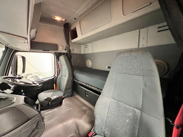 Volvo FM 450 Dropside Brick Grab Drawbar