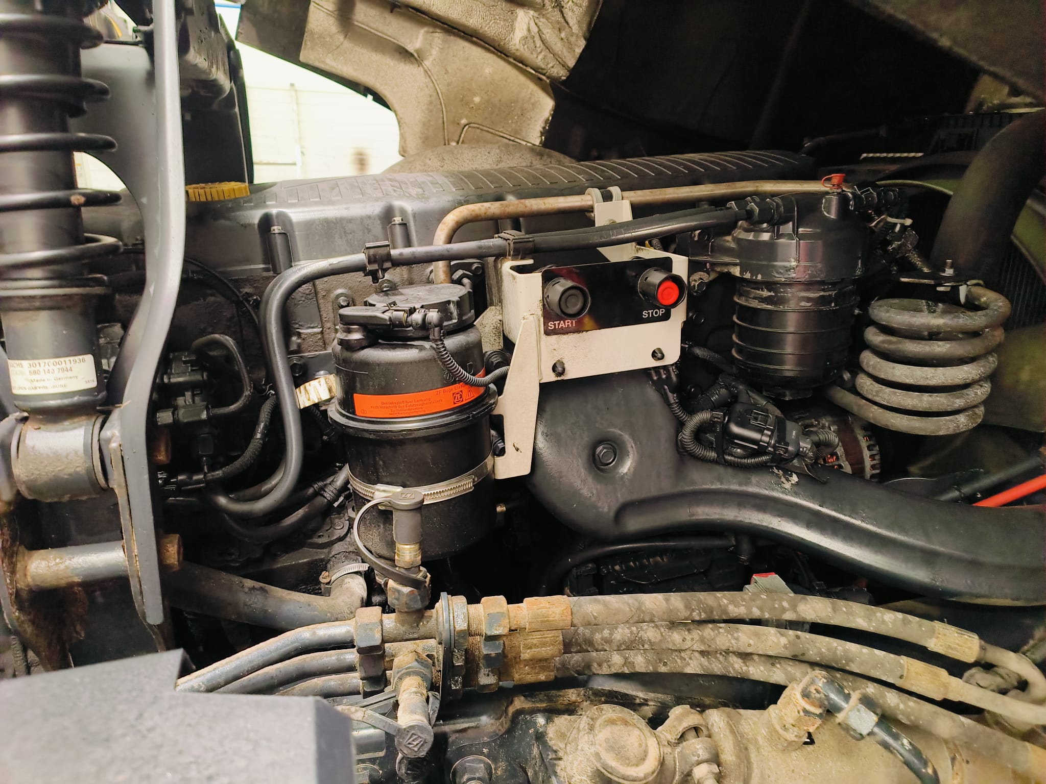 Iveco Stralis 310 AT 6×2 Box Van