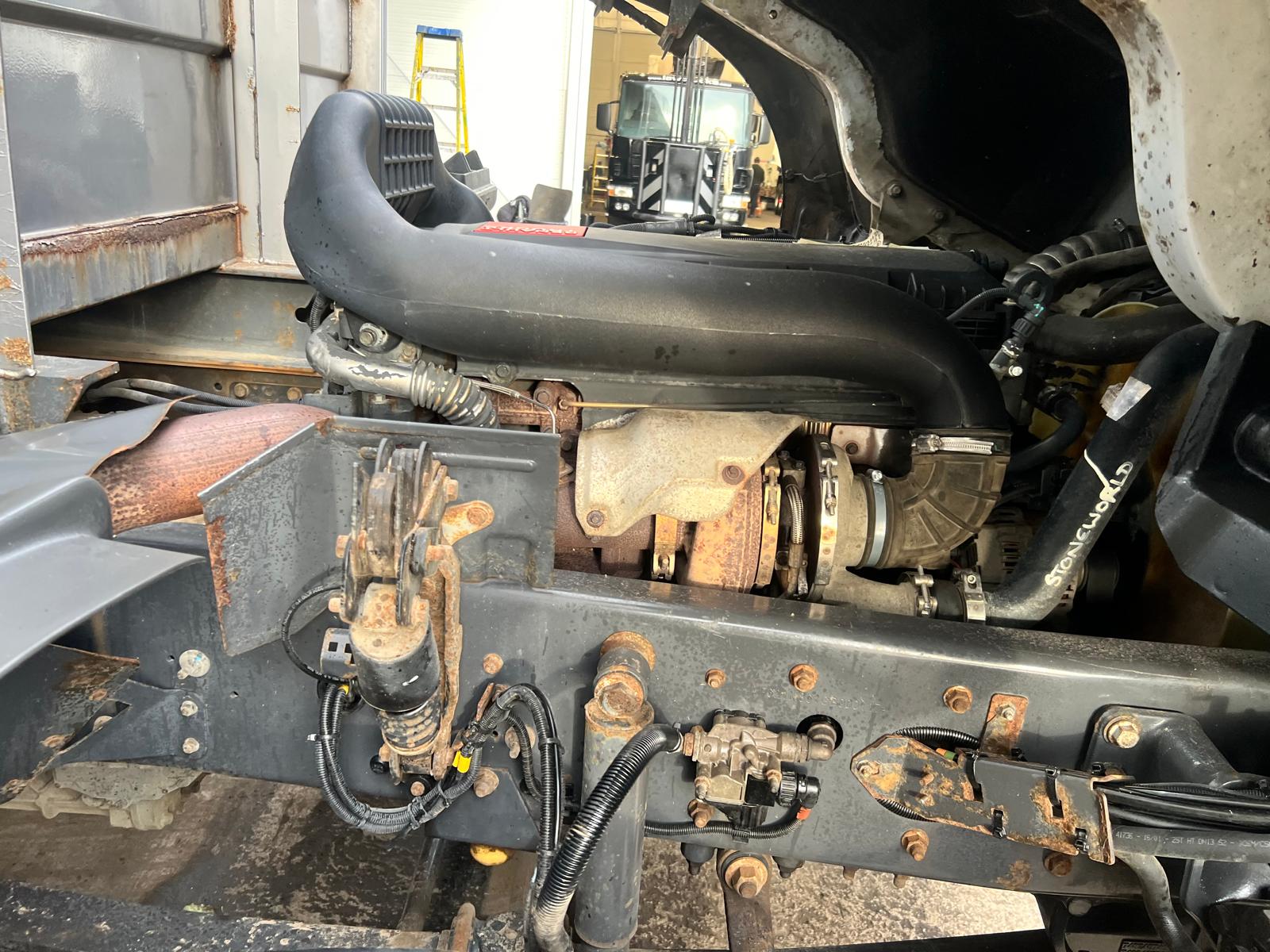 Renault C320 6×2 Day Cab Dropside with Crane