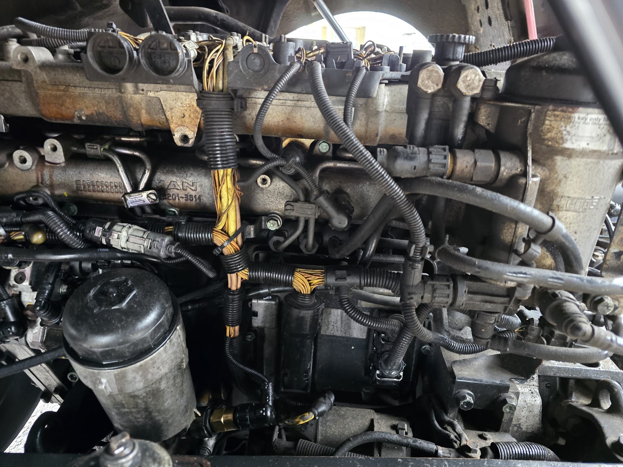 MAN TGL 12.220 Crew Cab Tilt and Slide