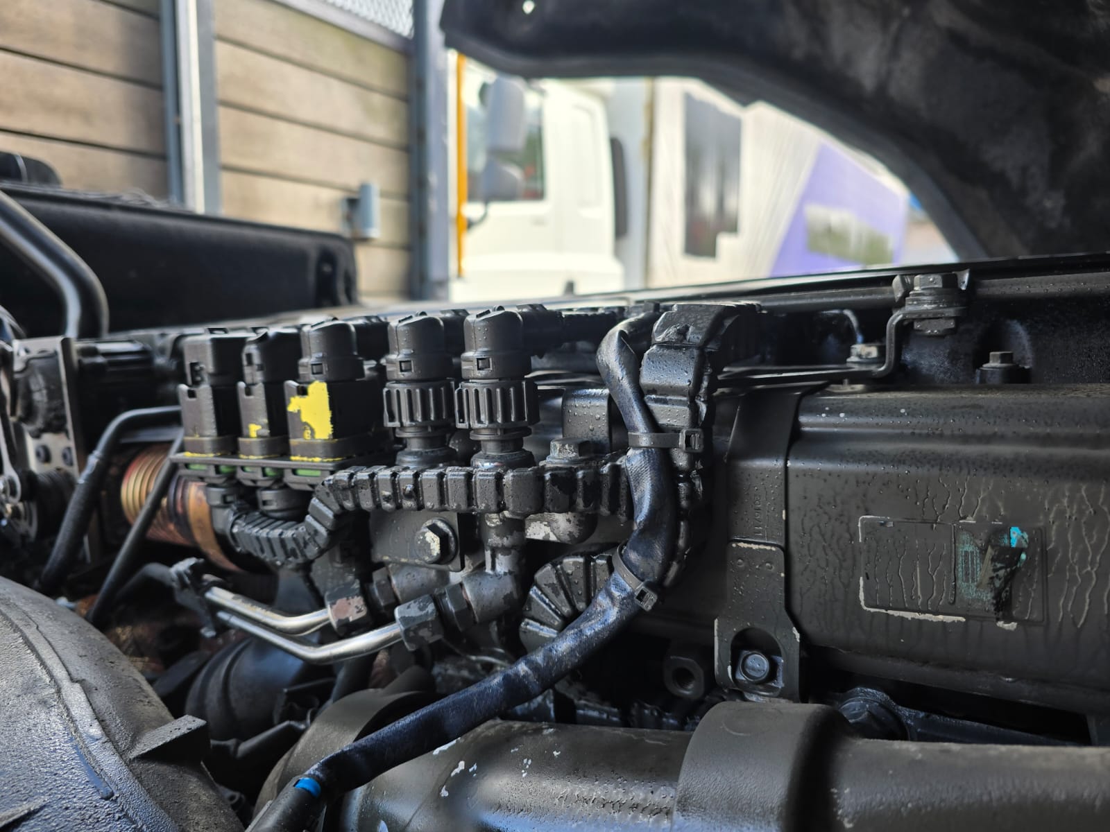 DAF CF 440 6×2 Sleeper Cab Dropside Drawbar Spec