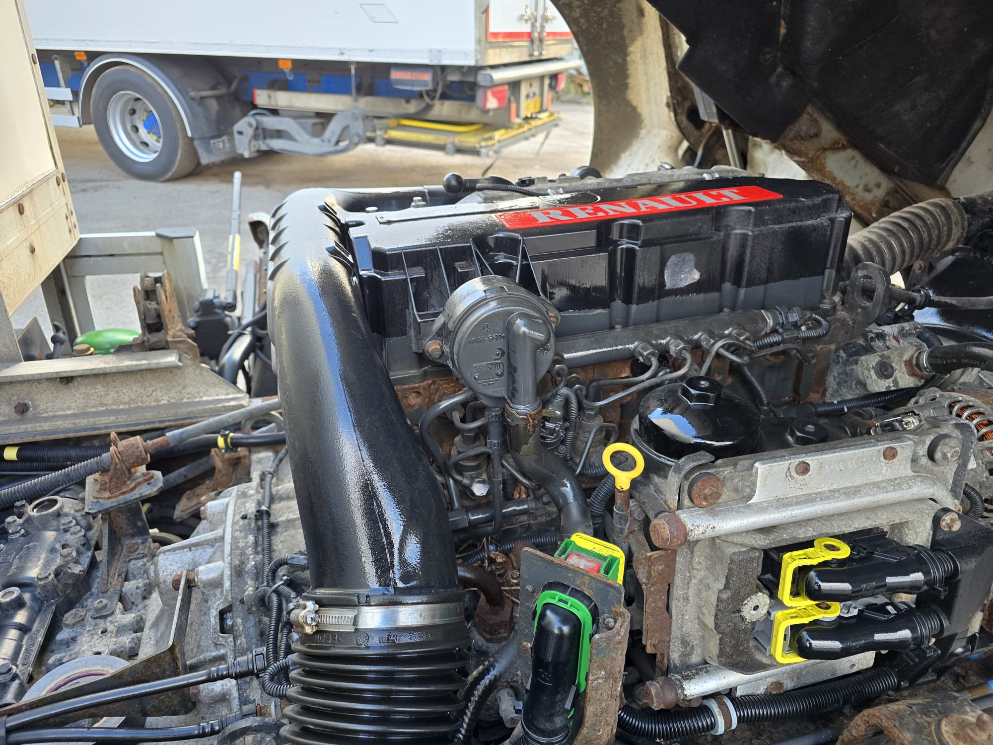 Renault Midlum 190 Sleeper Cab Box Van