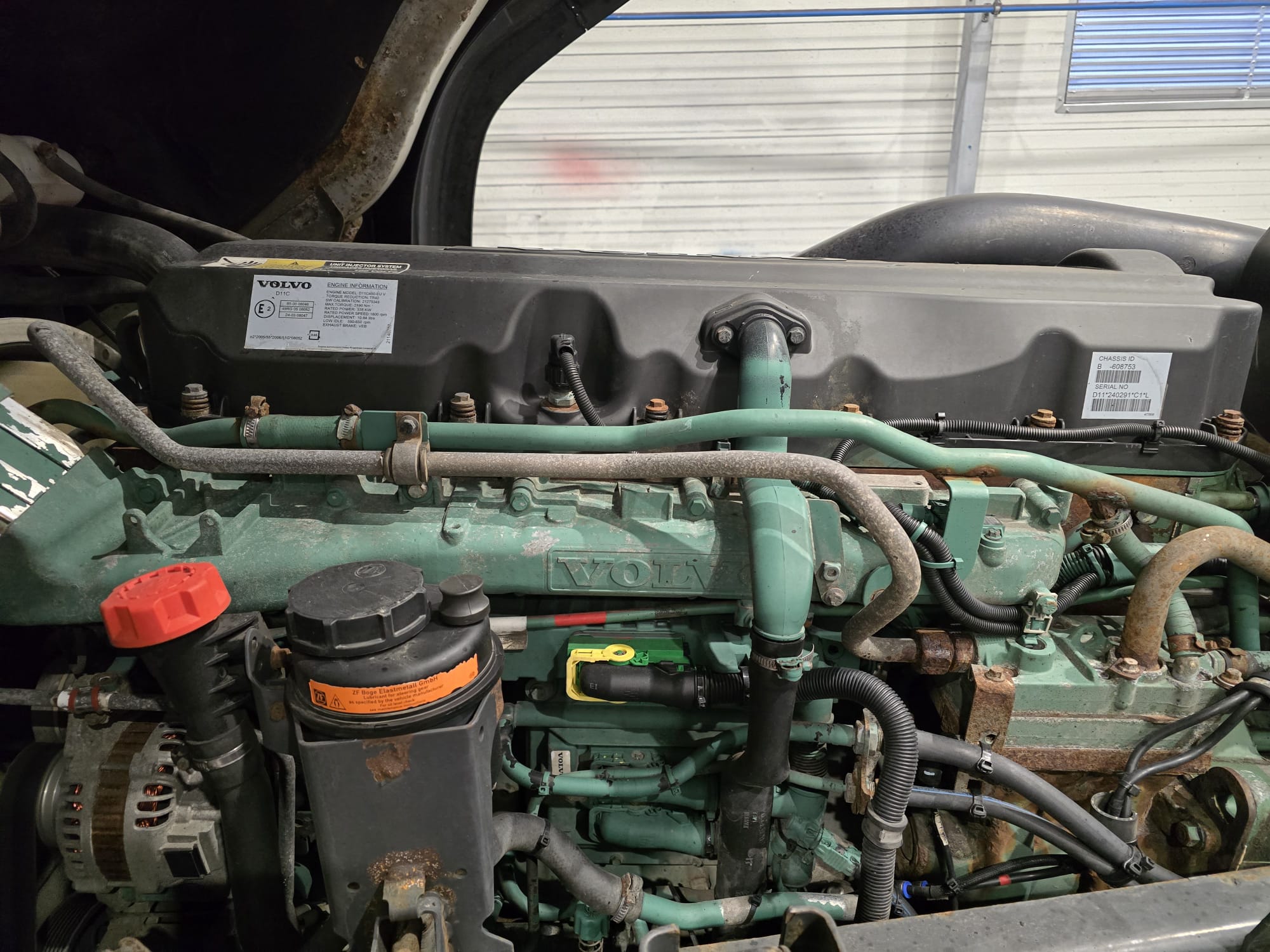 Volvo FM 450 6×2 Midlift Tractor Unit