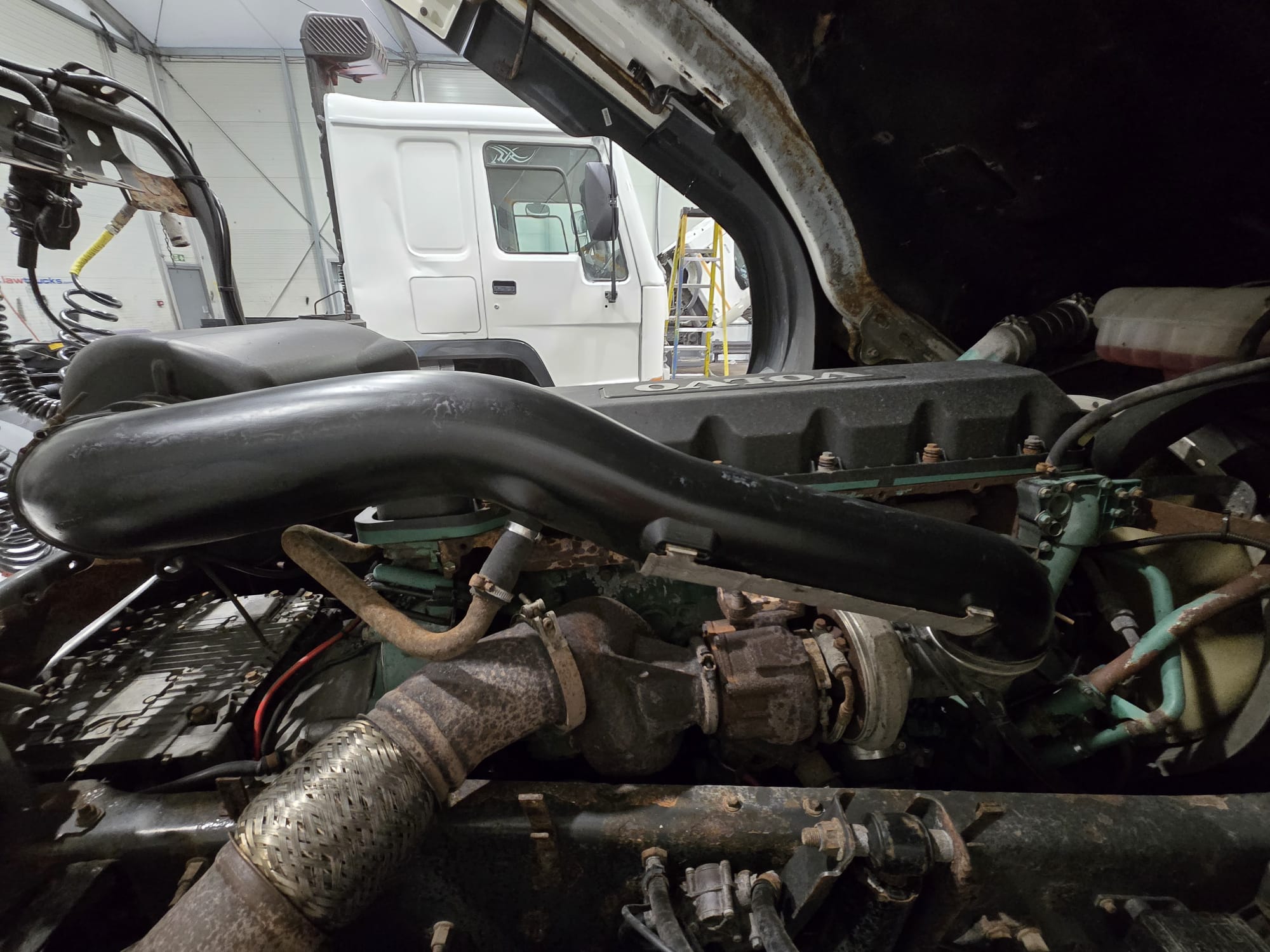 Volvo FM 450 6×2 Midlift Tractor Unit