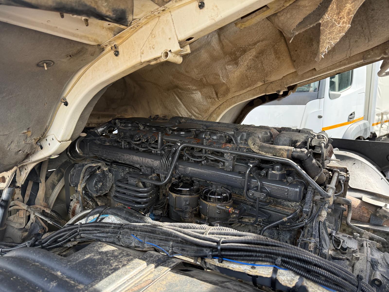 Scania P370 8×4 Sleeper Cab Tipper Manual