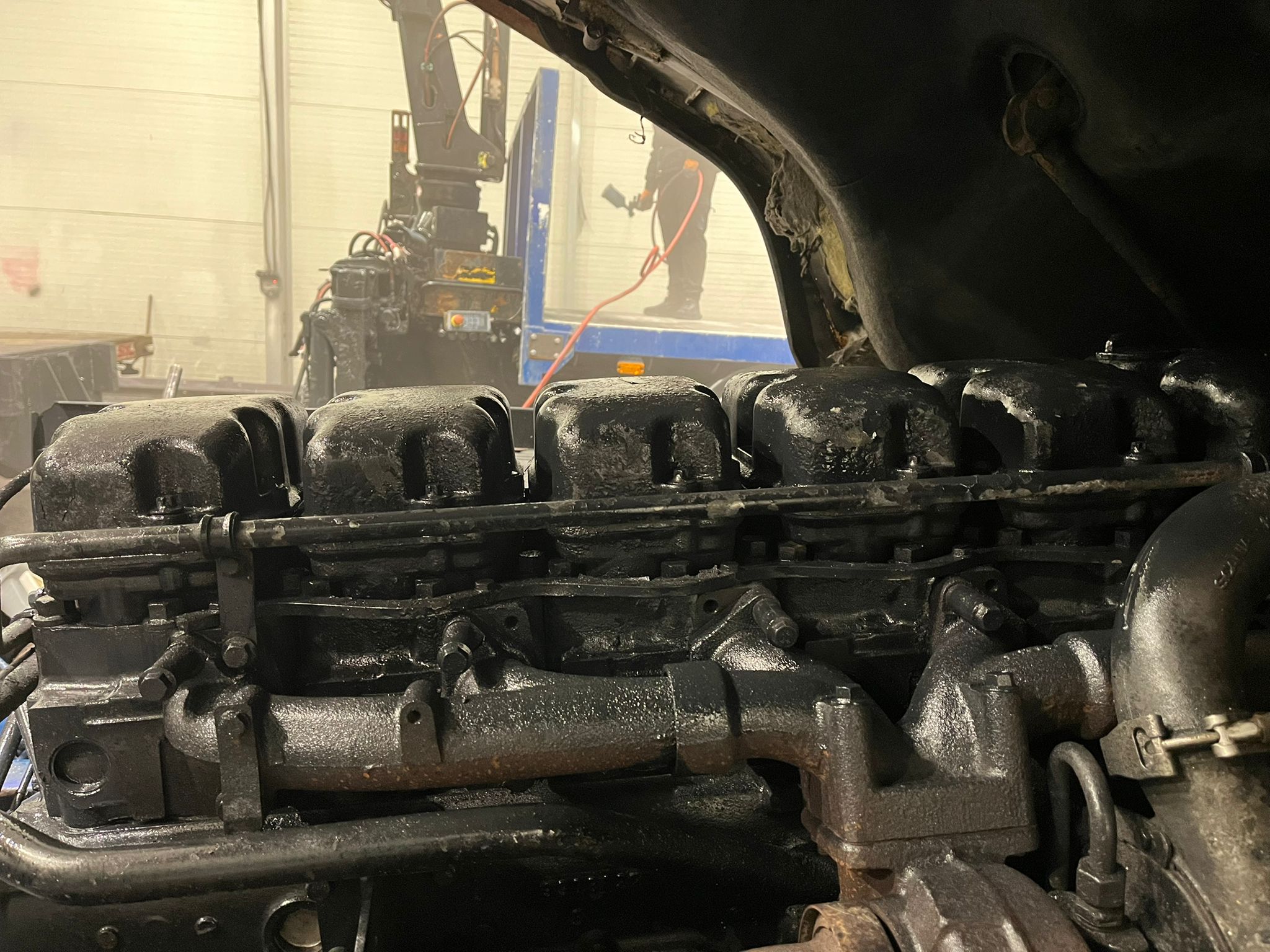 Scania 114 340 6×2 Sleeper Cab Beavertail