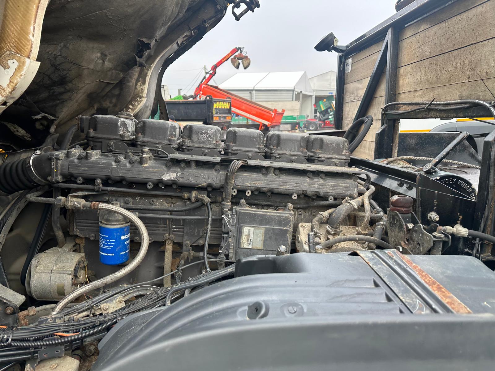 Scania 114 340 6×2 Rear Lift Day Cab Beavertail