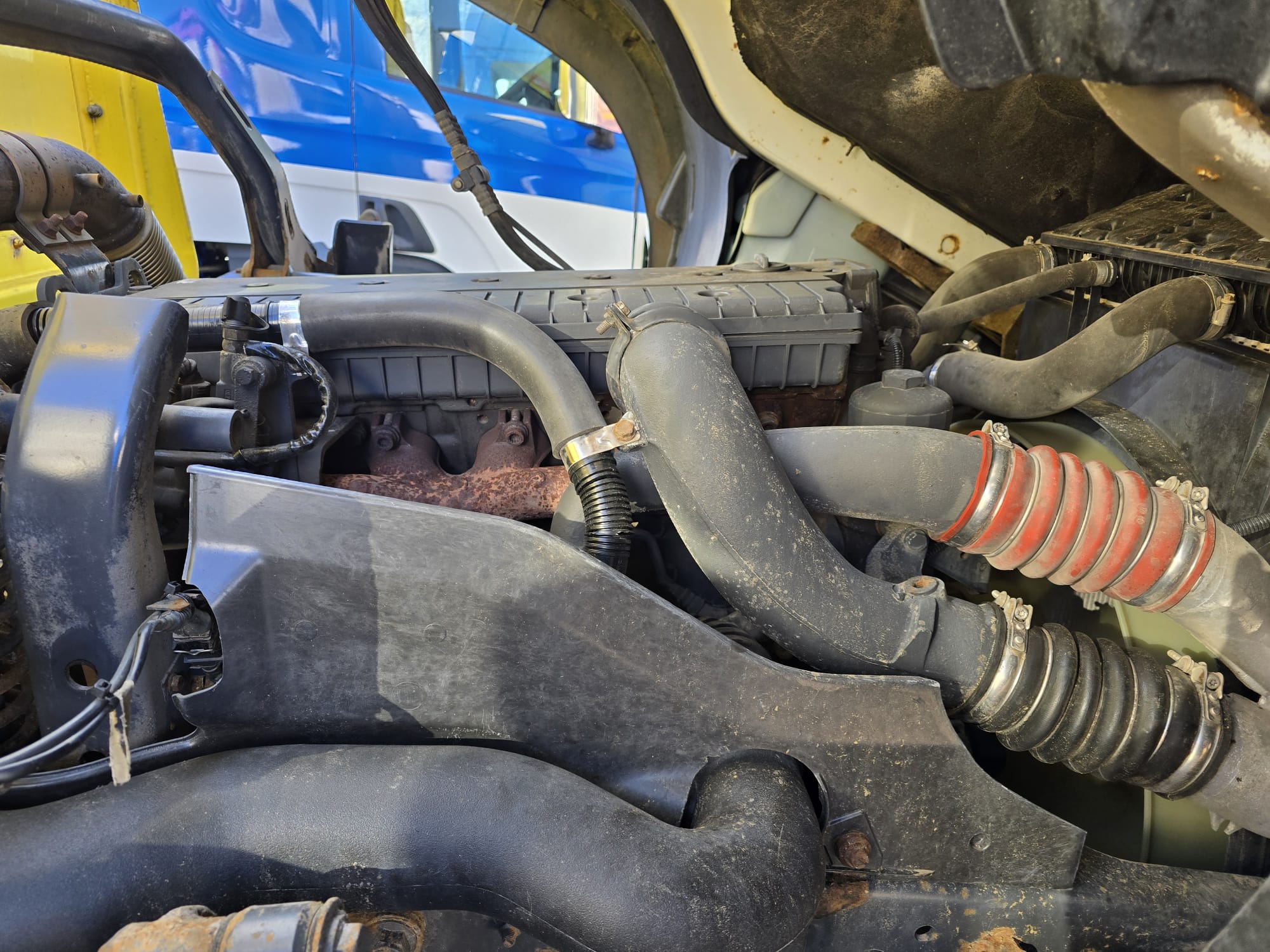 Mercedes Axor 2529 Rear Lift Brick Grab Manual