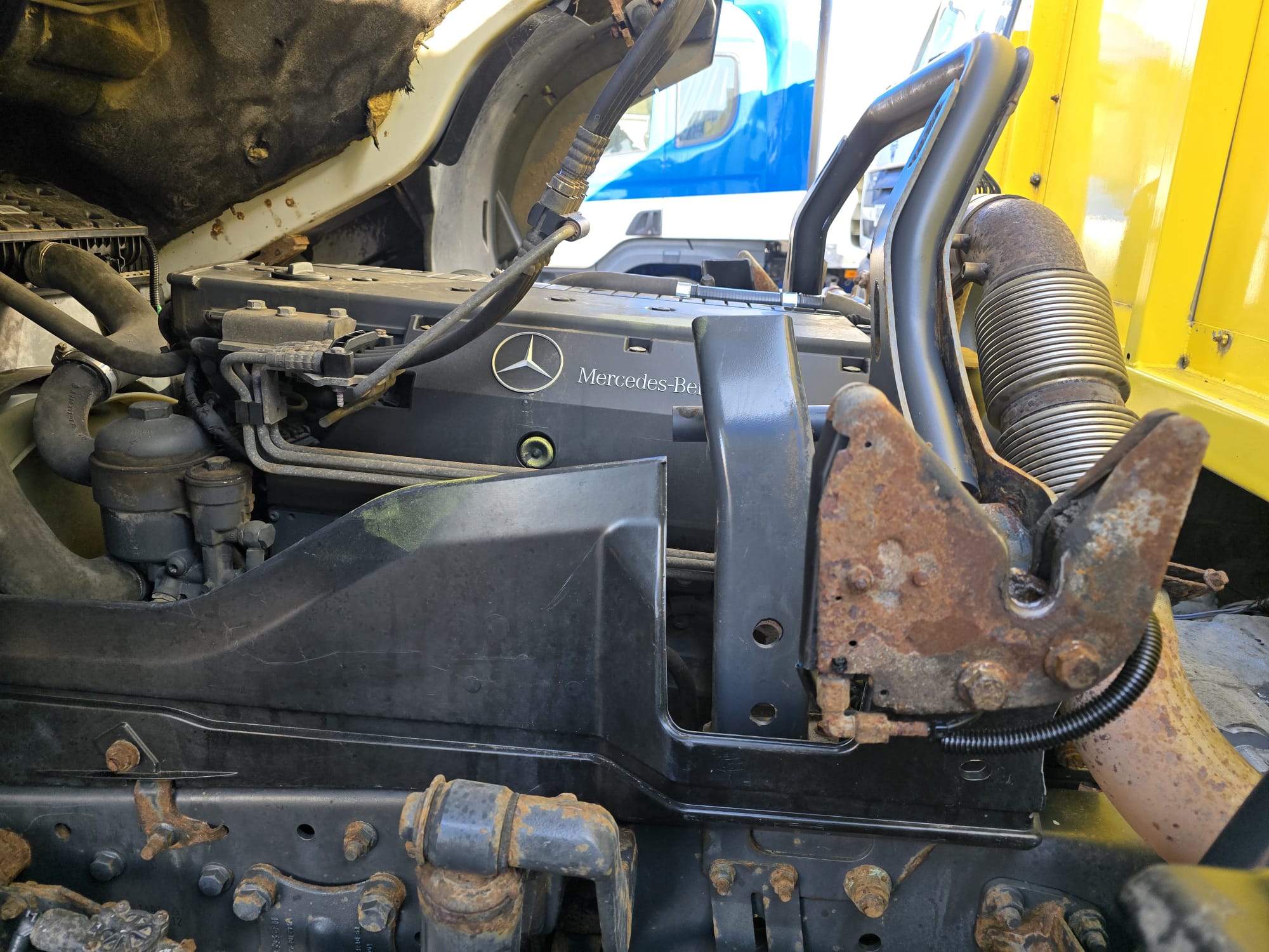 Mercedes Axor 2529 Rear Lift Brick Grab Manual