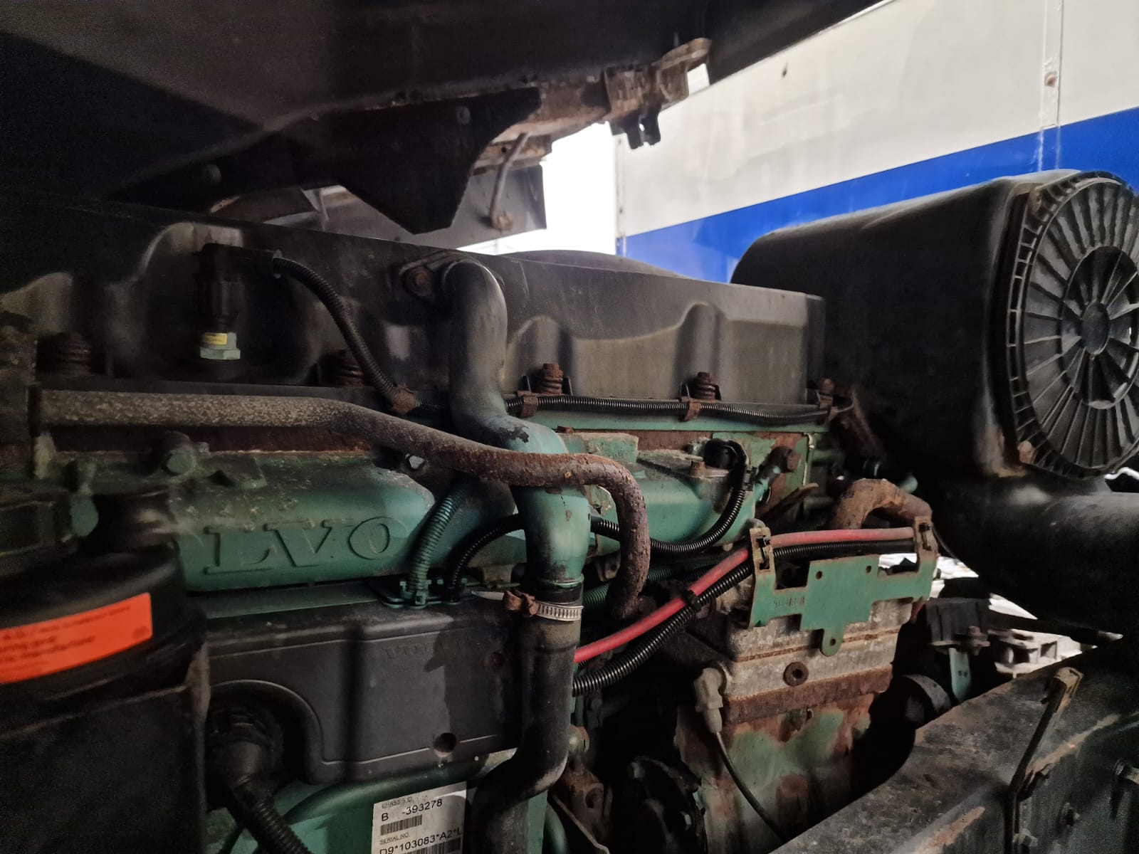 Volvo FM 300 6×2 Sleeper Cab Curtainsider