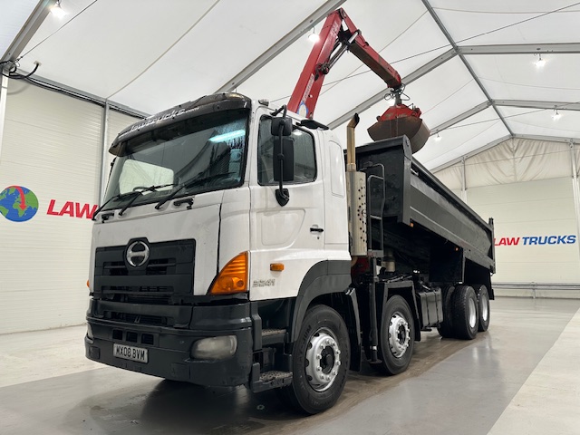 Hino 700 3241 8×4 Sleeper Cab Steel Tipper Grab