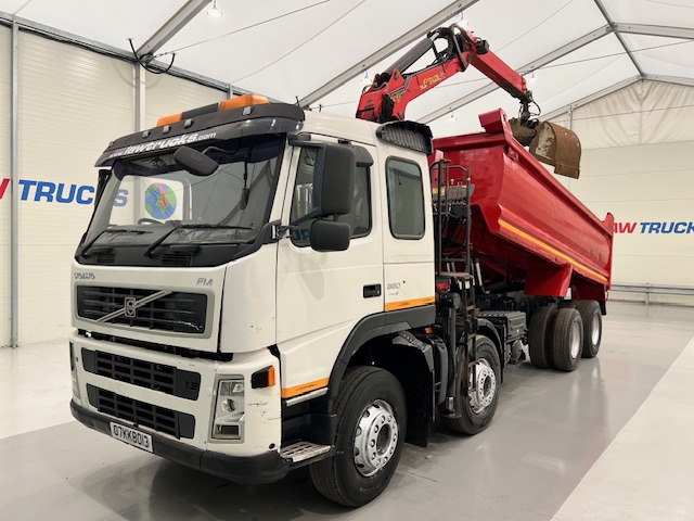 Volvo FM 400 8×4 Steel Tipper Grab Manual