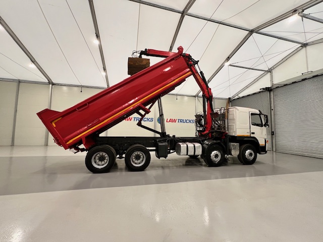 Volvo FM 400 8×4 Steel Tipper Grab Manual