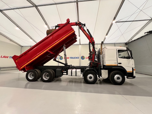 Volvo FM 400 8×4 Steel Tipper Grab Manual