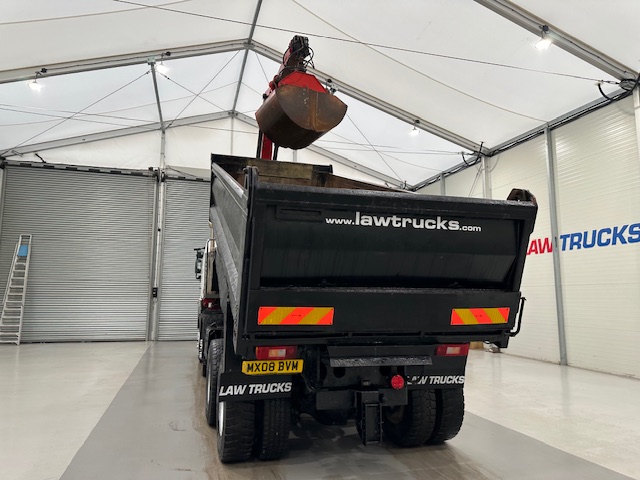 Hino 700 3241 8×4 Sleeper Cab Steel Tipper Grab