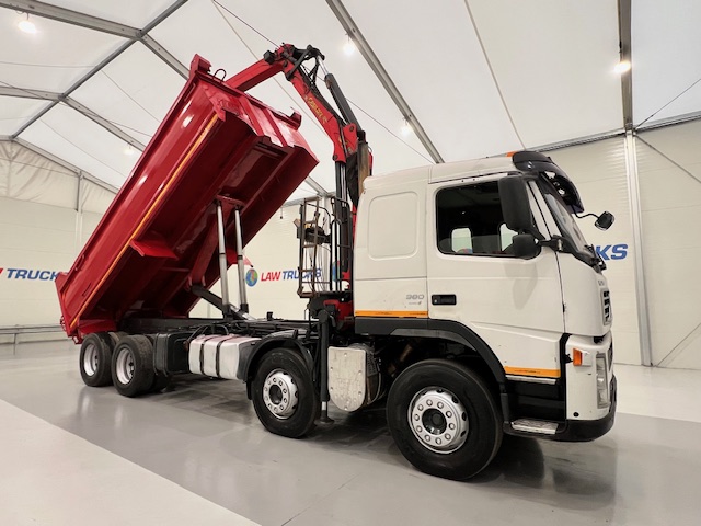 Volvo FM 400 8×4 Steel Tipper Grab Manual