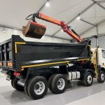 DAF CF85 360 8×4 Day Cab Steel Tipper Grab - thumbnail