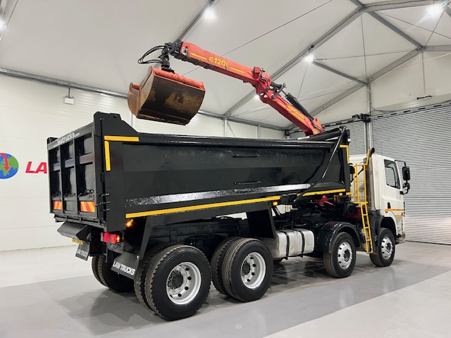 DAF CF85 360 8×4 Day Cab Steel Tipper Grab