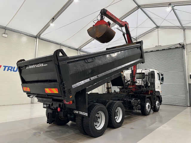 Hino 700 3241 8×4 Sleeper Cab Steel Tipper Grab