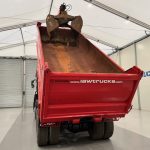 Volvo FM 400 8×4 Steel Tipper Grab Manual - thumbnail