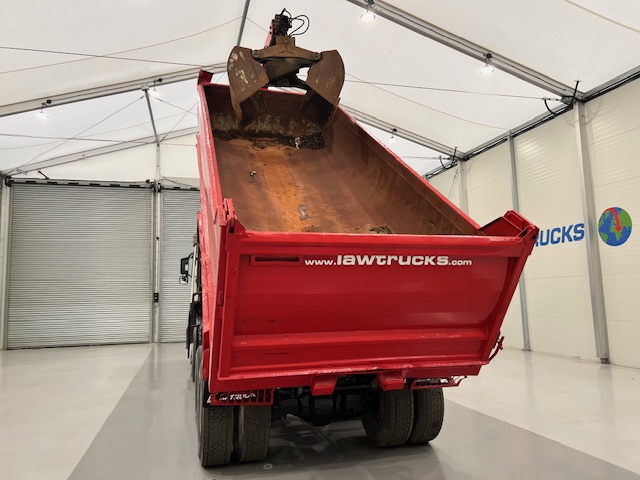 Volvo FM 400 8×4 Steel Tipper Grab Manual