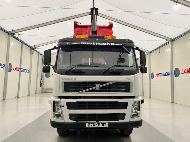 Volvo FM 400 8×4 Steel Tipper Grab Manual