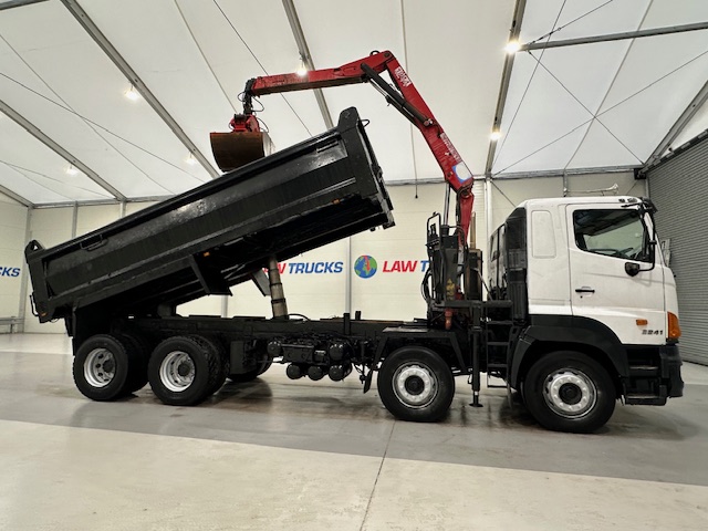Hino 700 3241 8×4 Sleeper Cab Steel Tipper Grab