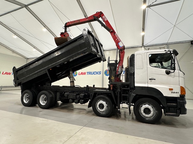 Hino 700 3241 8×4 Sleeper Cab Steel Tipper Grab