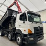 Hino 700 3241 8×4 Sleeper Cab Steel Tipper Grab - thumbnail