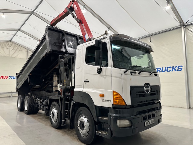 Hino 700 3241 8×4 Sleeper Cab Steel Tipper Grab