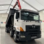 Hino 700 3241 8×4 Sleeper Cab Steel Tipper Grab - thumbnail