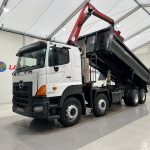 Hino 700 3241 8×4 Sleeper Cab Steel Tipper Grab - thumbnail